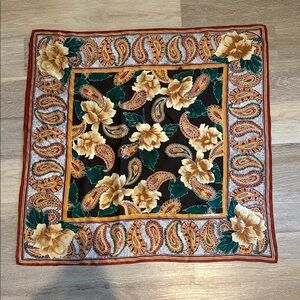 Vintage Oscar de la Renta beautiful bold floral 100% silk scarf